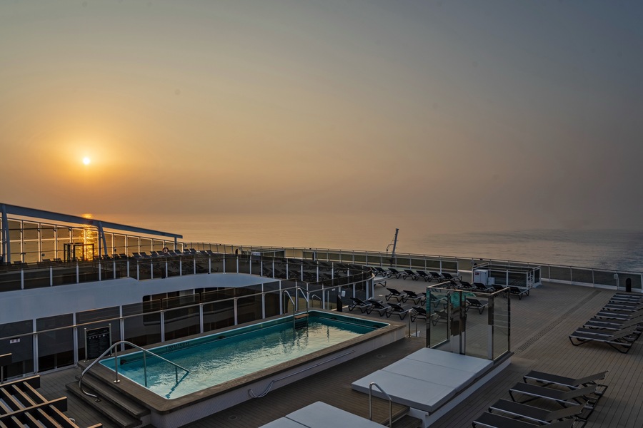 MSC Cruises MSC World Asia Zen Pool 1 ©MSC Rights.jpg